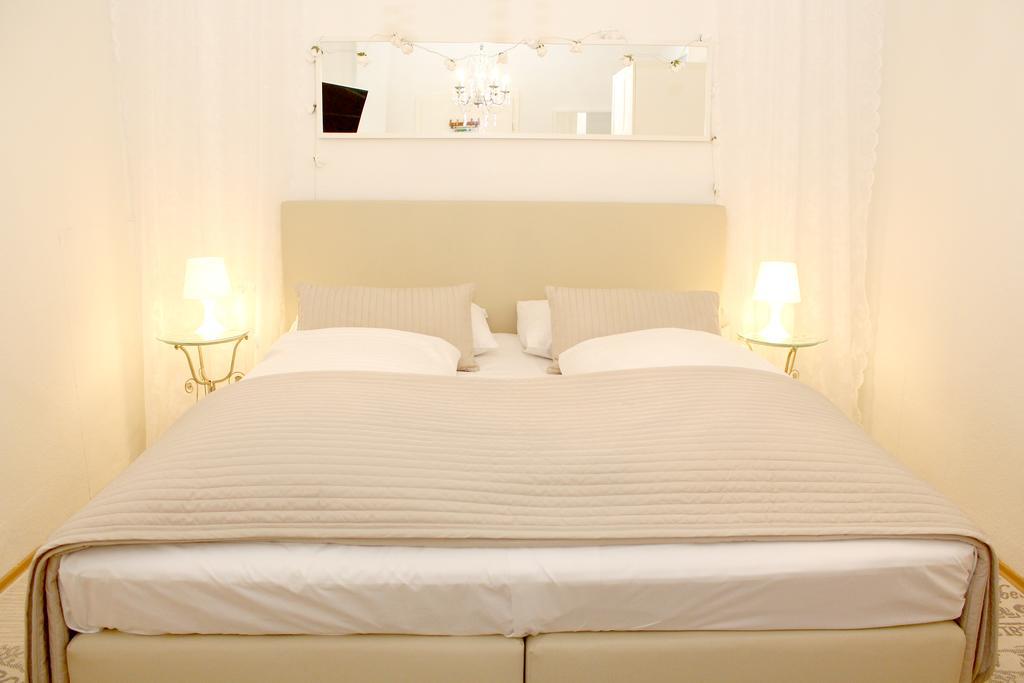 Cityhotel Am Domplatz Self-Checkin Klagenfurt am Woerthersee Bilik gambar